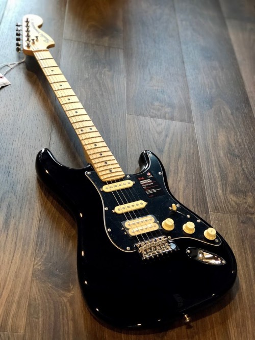 Fender American Performer Stratocaster HSS MN - Black